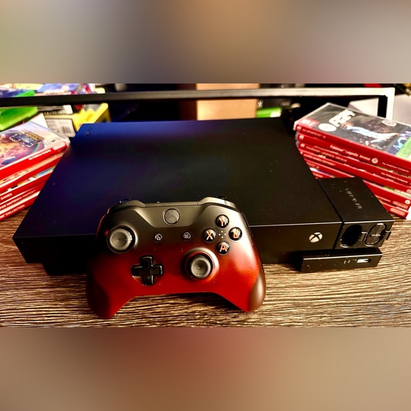 XBOX ONE X… 7 Games… Controller..charger & Battery